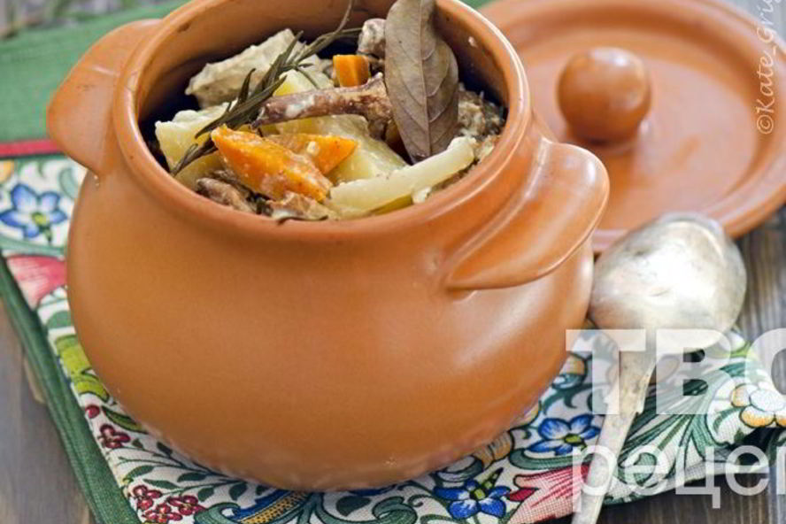 Рецепт филе индейки в горшочках с овощами и лисичками