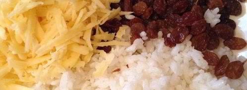 куриные бедрышки, фаршированные рисом, сыром и изюмом. Шаг 2