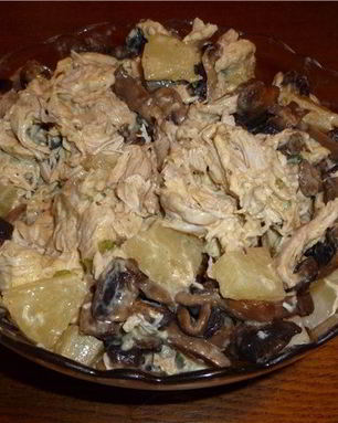 Курица с грибами и ананасами