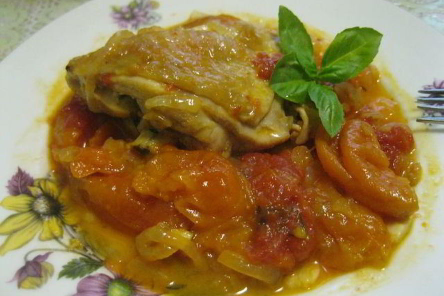 Рецепт курица с помидорами и курагой
