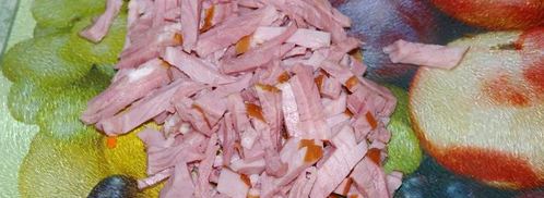 пражанина — мясо с овощами, черносливом и грибами в горшочках. Шаг 7