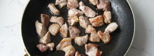 свинина с яблоками в сливках. Шаг 4