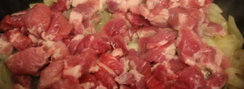 свинина тушеная в сметане с карри-манго. Шаг 2