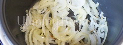 свинина тушеная в сметанно-томатном соусе в мультиварке. Шаг 3