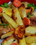 Запеченная курица с овощами