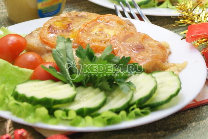 Рецепт запеченное мясо с помидорами и сыром