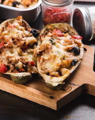 Баклажаны, фаршированные рубленой говядиной и каперсами