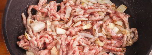 баклажаны, фаршированные рубленой говядиной и каперсами. Шаг 3