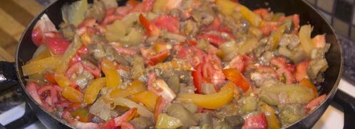 баклажаны с перцем и помидорами быстро и просто. Шаг 10