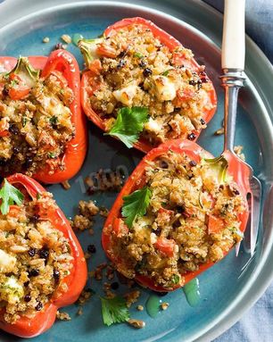Фаршированные перцы с киноа и щирицей