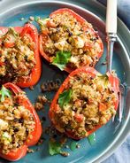 Фаршированные перцы с киноа и щирицей