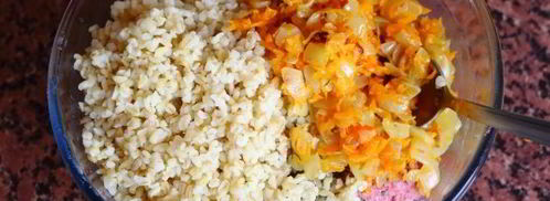 кабачок с фаршем и булгуром, запеченный в духовке целиком. Шаг 10