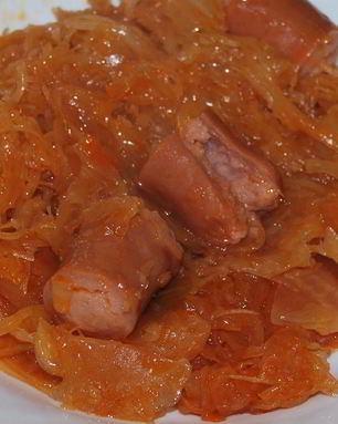 Капуста с сосиской в мультиварке