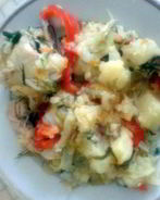 Капуста тушенная с картошкой и куриными окорочками в казане