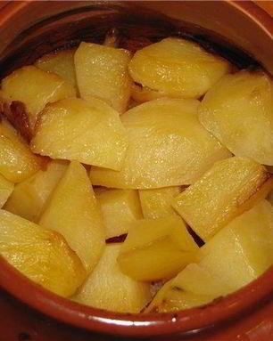 Картофель запеченный в горшочке