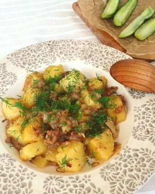 Картошка с тушенкой