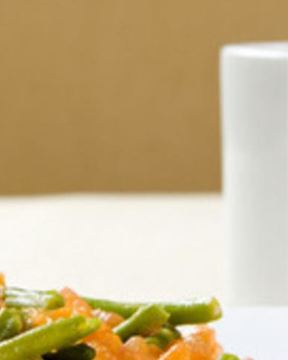 Помидоры и фасоль с пряностями