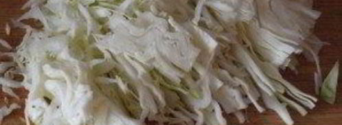 тушеная капуста с колбасками. Шаг 3