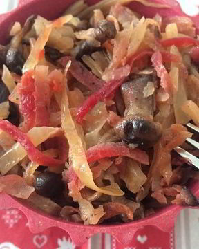 Тушеная квашеная капуста