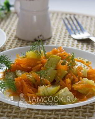 Тушеные кабачки с морковью в мультиварке