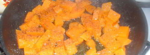 тыква, тушеная с грибами, морковью и луком. Шаг 5