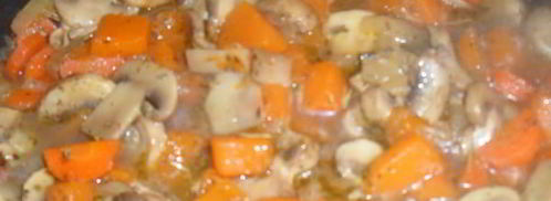 тыква, тушеная с грибами, морковью и луком. Шаг 7