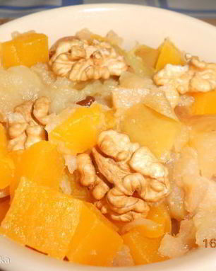 Тыква тушеная с яблоками и айвой