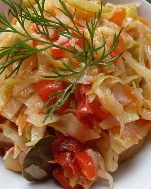 Жареная капуста с кабачками