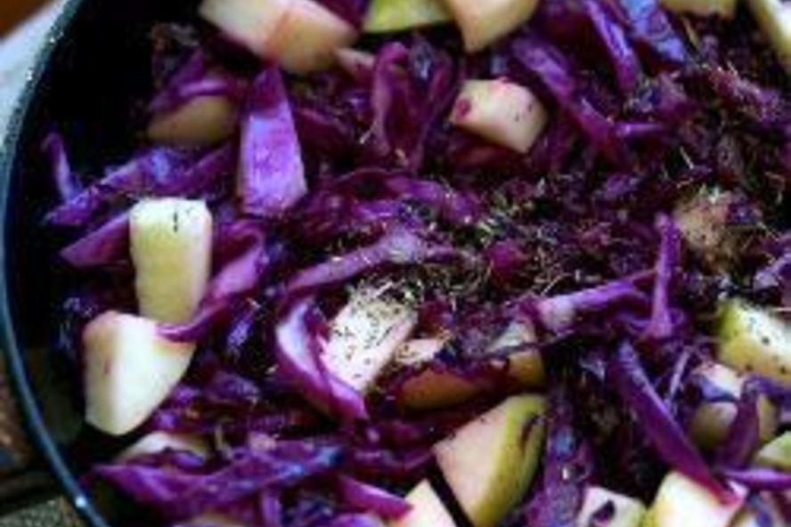 Рецепт жаренная краснокочанная капуста с яблоком