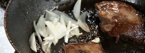 индюшачья печенка с киноа и битыми огурцами. Шаг 3