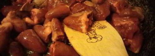 куриная печень с сердечками в сметанном соусе. Шаг 2