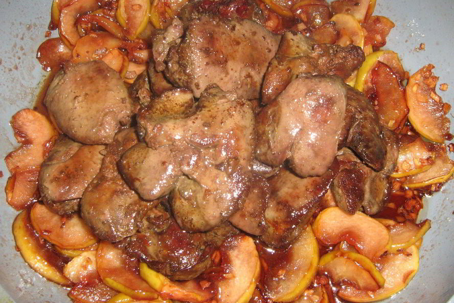 Рецепт куриная печень с яблоками и имбирем