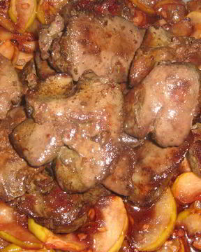 Куриная печень с яблоками и имбирем
