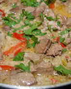 Куриная печень, тушенная с болгарским перцем