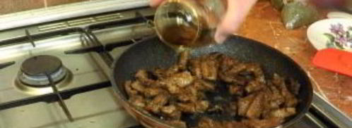 печень говядины в коньяке. Шаг 8