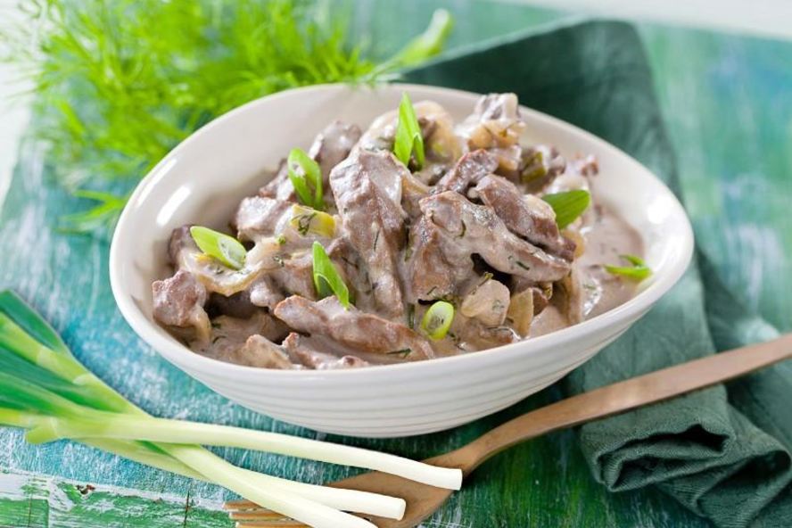 Рецепт печень по строгановски с молоком