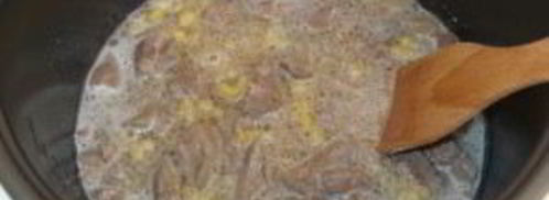 печень с макаронами в мультиварке. Шаг 3