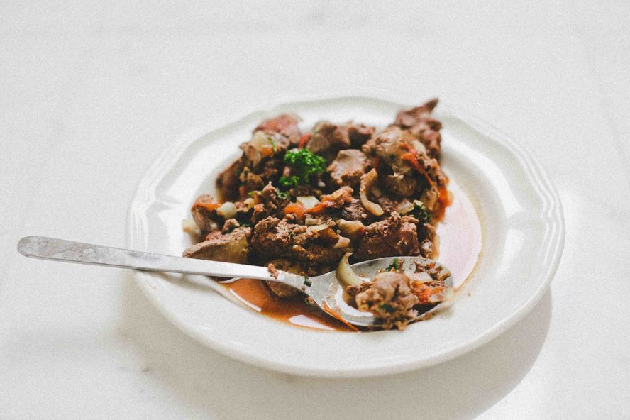 Рецепт печень тушеная с помидорами