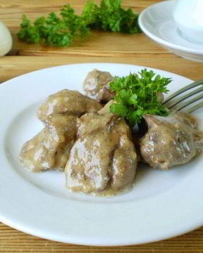 Печень, тушеная в сметане