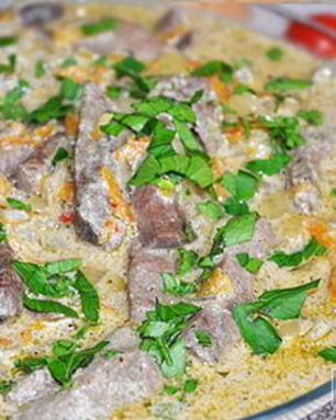 Печень, тушенная в сливках