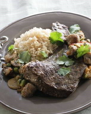 Жареная печень с грибами в азиатском стиле