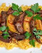 Жареная печень с яблоками