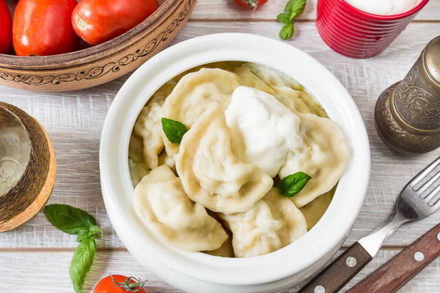 Рецепт домашние пельмени с курицей и копченой грудинкой