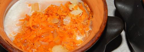 пельмени в сметане в горшочке. Шаг 3