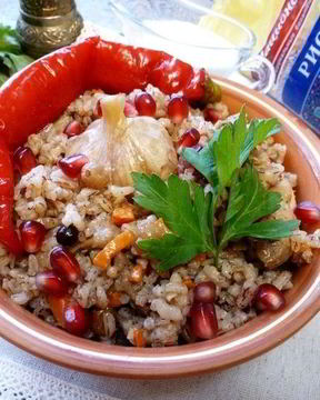 Ароматный плов с корицей и можжевельником