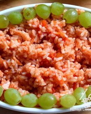 Плов с томатом и виноградом