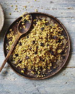 Сладкий плов с черносливом