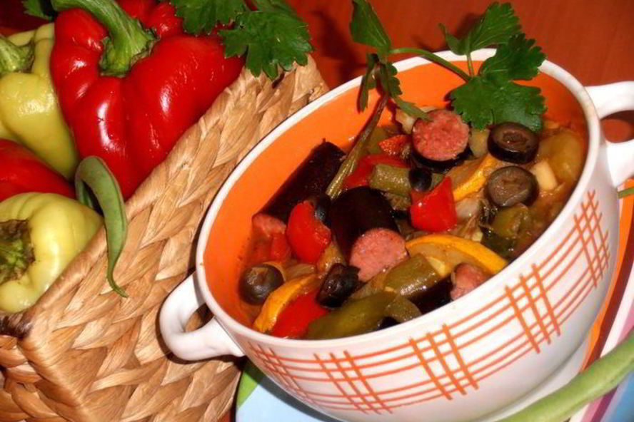 Рецепт ароматное рагу с колбасками