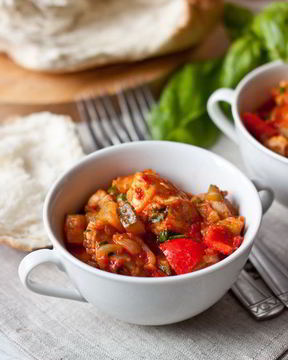 Курица в овощном рагу