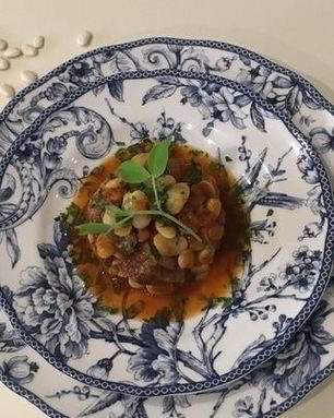 Рагу из белой фасоли с говядиной и травами